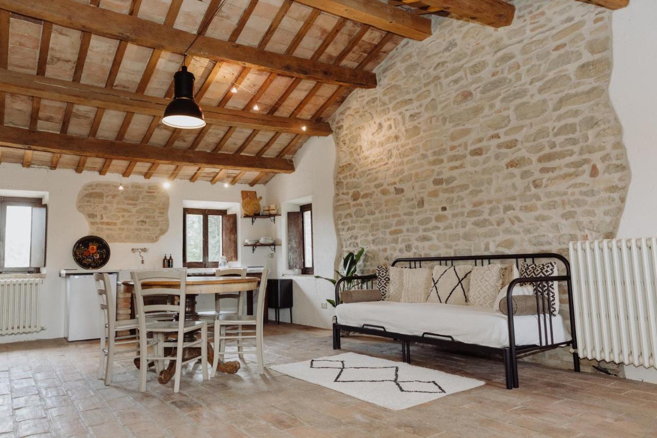 Agriturismo Qui Voglio Monte Roberto Екстериор снимка