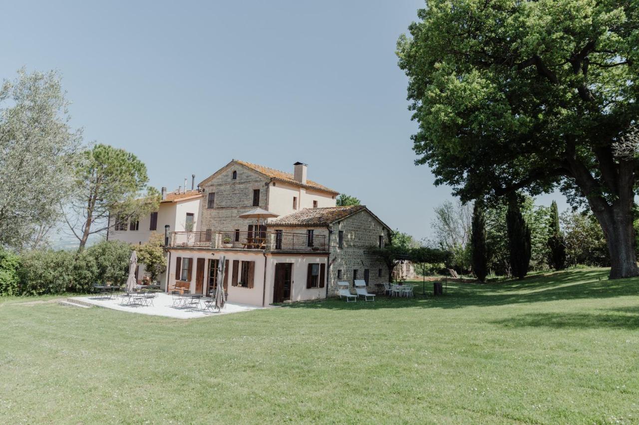 Agriturismo Qui Voglio Monte Roberto Екстериор снимка