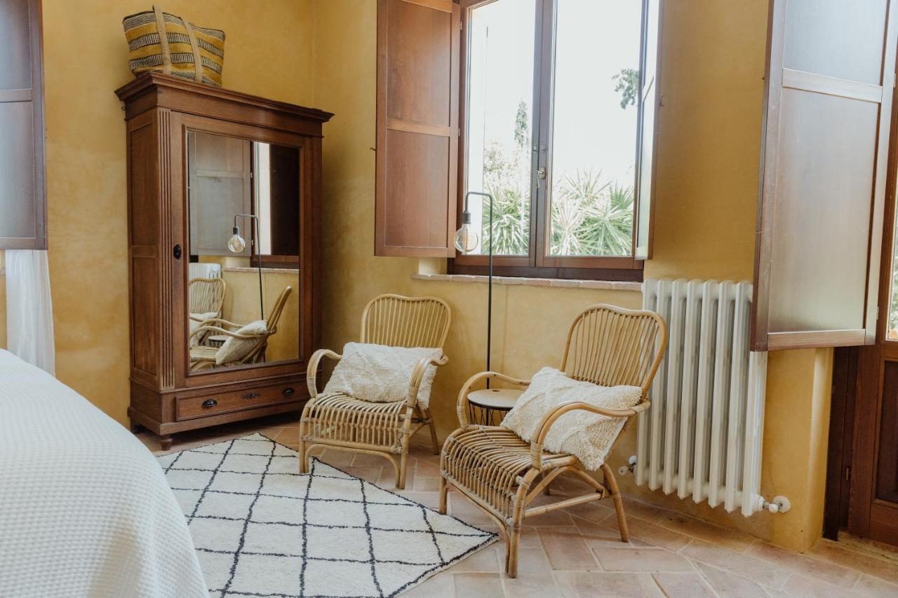 Agriturismo Qui Voglio Monte Roberto Екстериор снимка