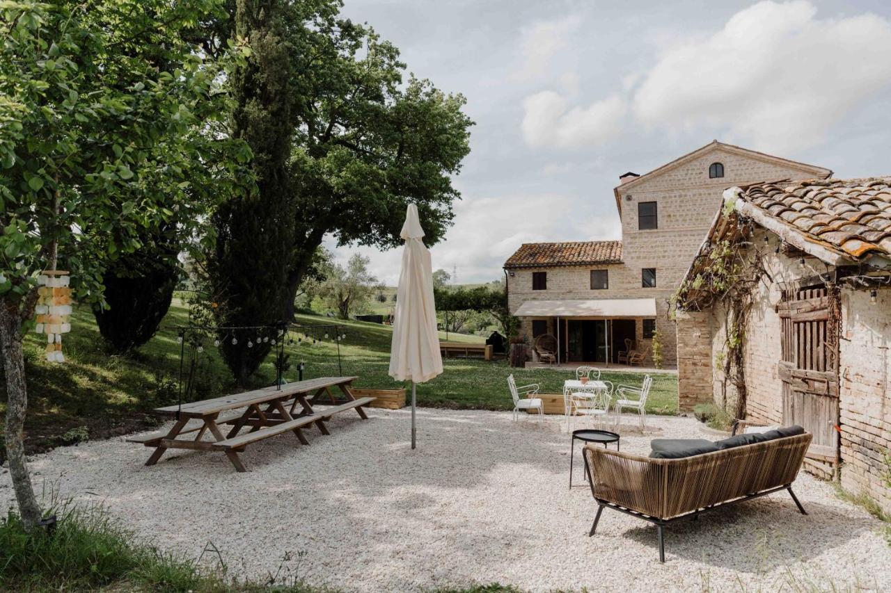 Agriturismo Qui Voglio Monte Roberto Екстериор снимка