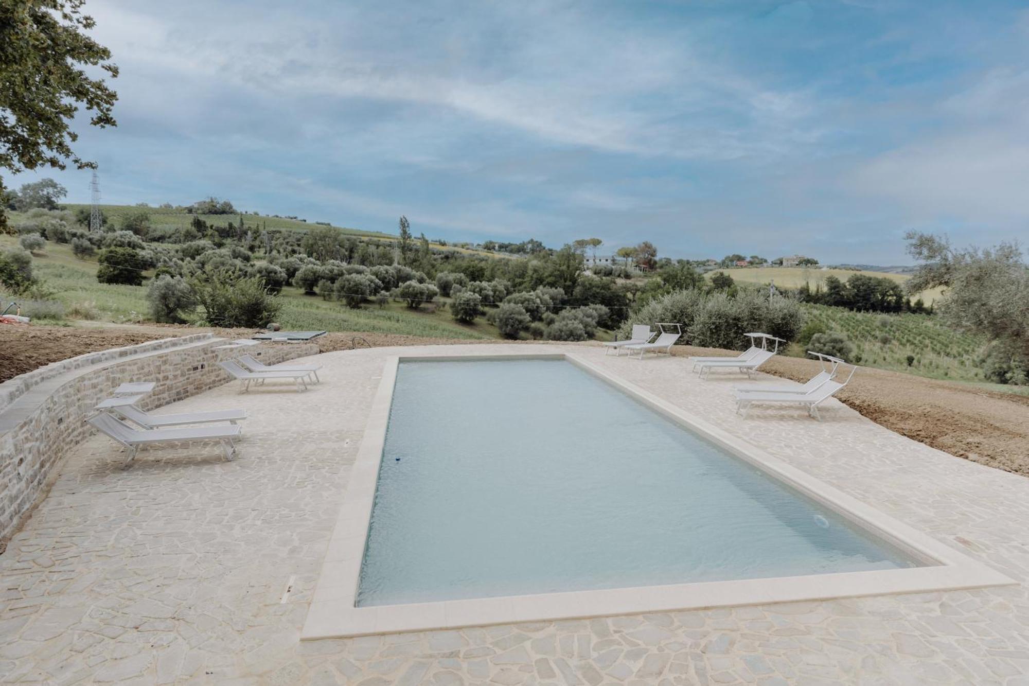 Agriturismo Qui Voglio Monte Roberto Екстериор снимка