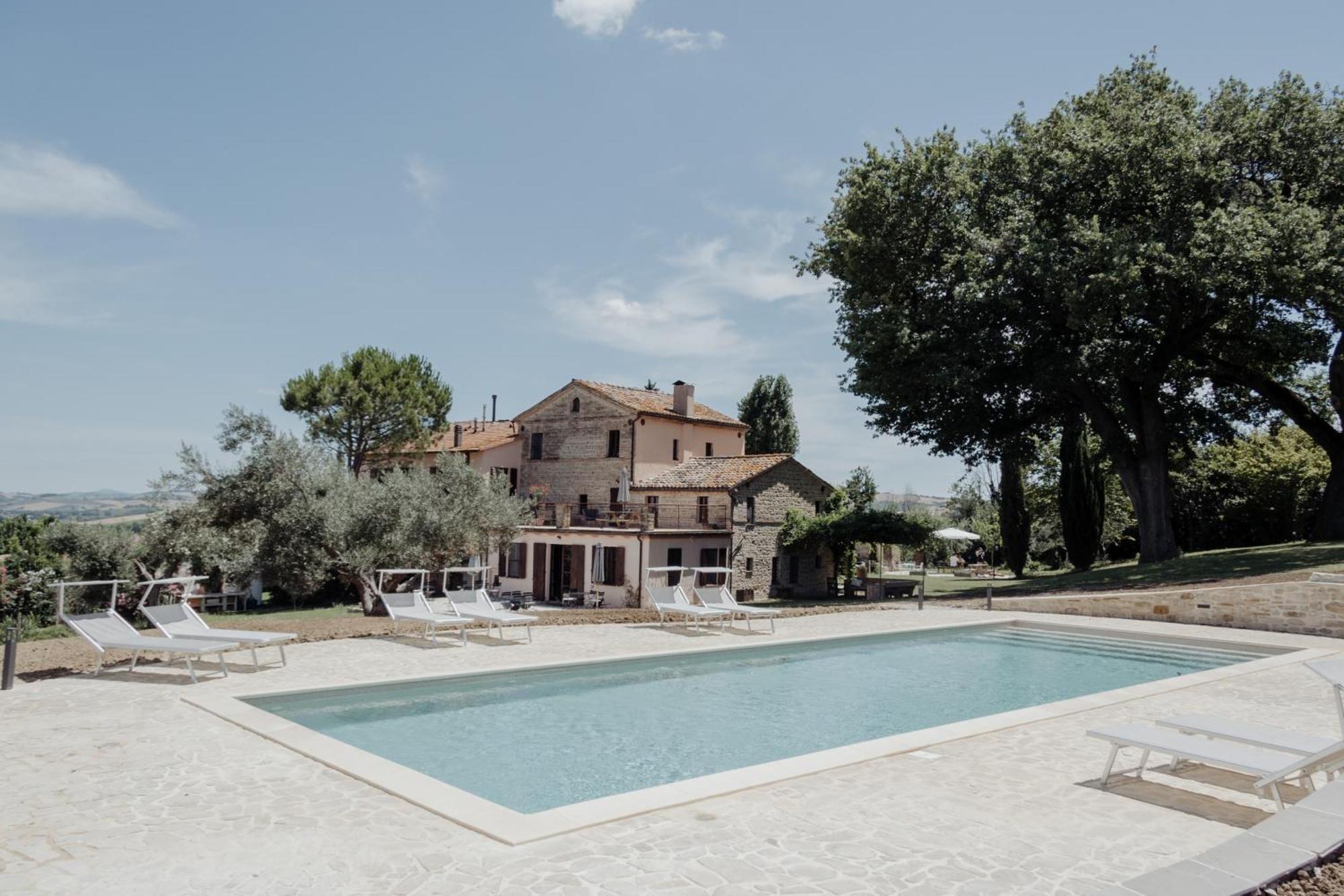 Agriturismo Qui Voglio Monte Roberto Екстериор снимка