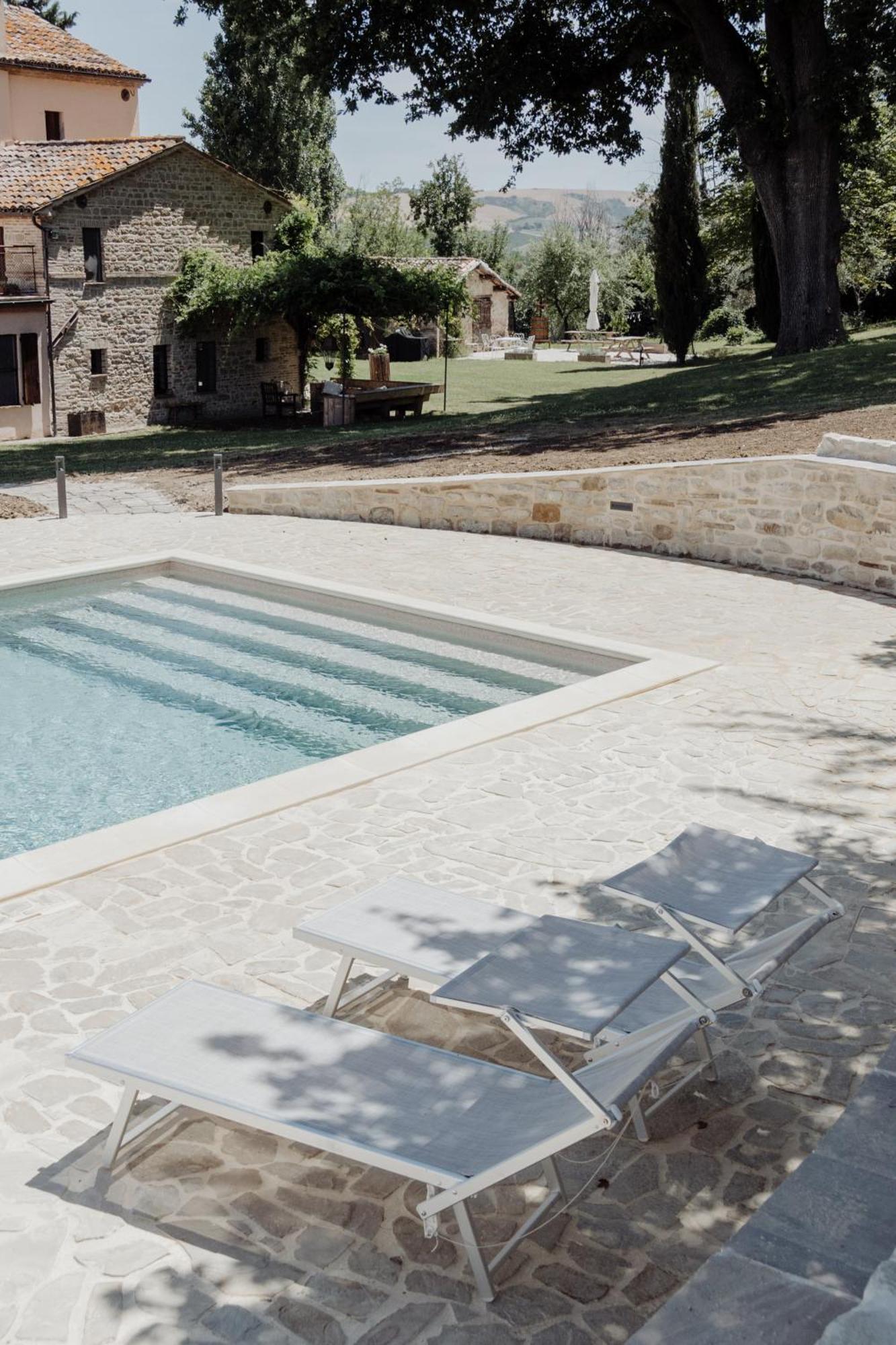 Agriturismo Qui Voglio Monte Roberto Екстериор снимка